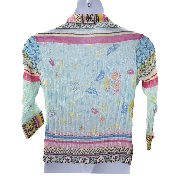 Essentials by Milano Floral Mesh Button Top Size Medium Lightweight - Picture 5 of 9